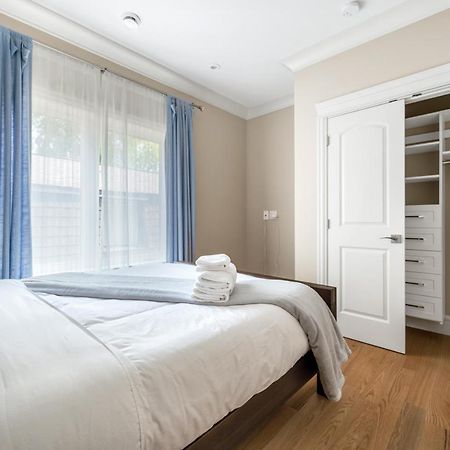 Vancouver Haven: Luxurious Private Bedroom Near Attractions エクステリア 写真