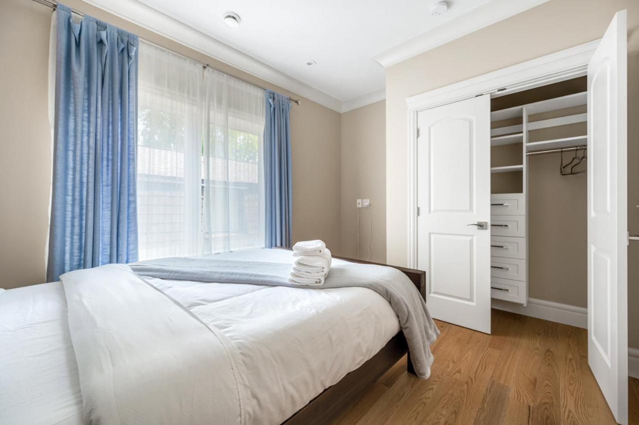 Vancouver Haven: Luxurious Private Bedroom Near Attractions エクステリア 写真