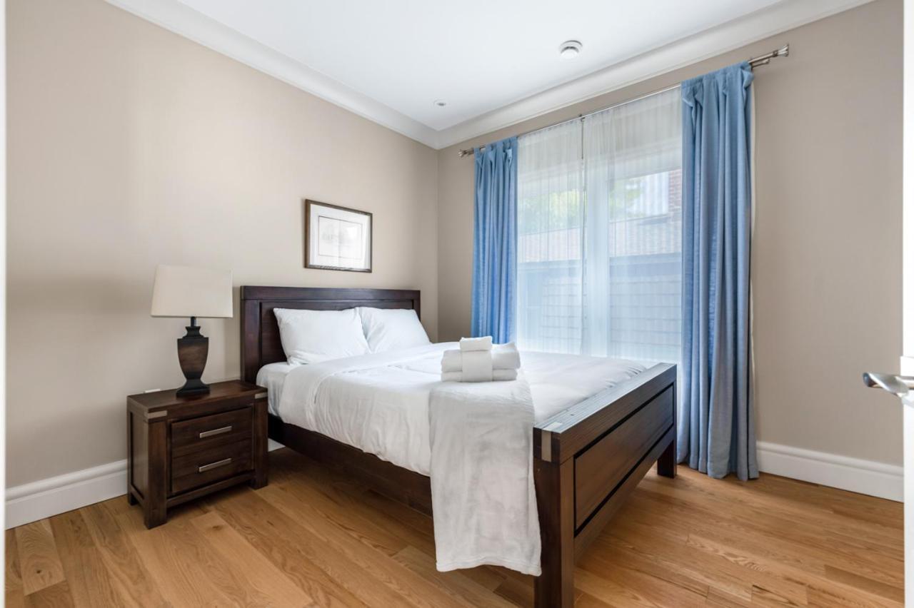 Vancouver Haven: Luxurious Private Bedroom Near Attractions エクステリア 写真